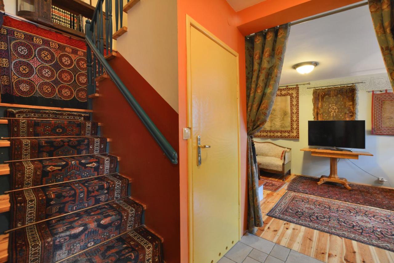 Reglowka Z Kominkiem Ogrod Altanka Villa